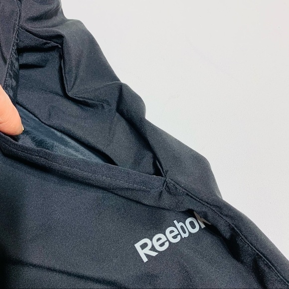 Reebok Classics S Vector black track pants - Picture 4 of 8